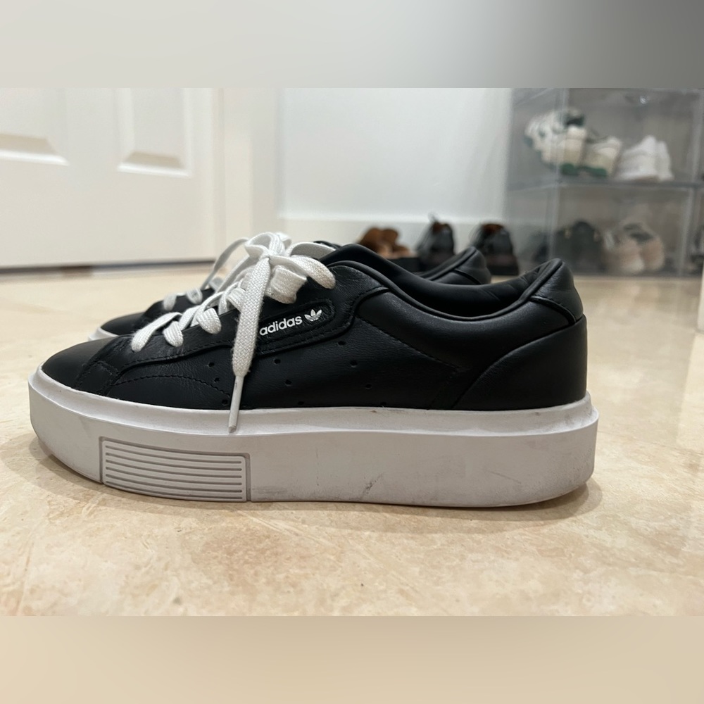 Adidas Sleek - Black Leather Sneaker